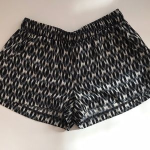 Patterned shorts